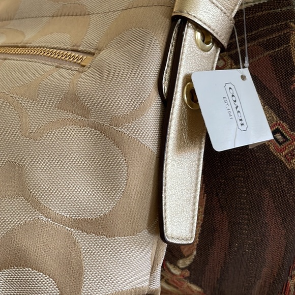 NWT Coach handbag - Picture 2 of 4